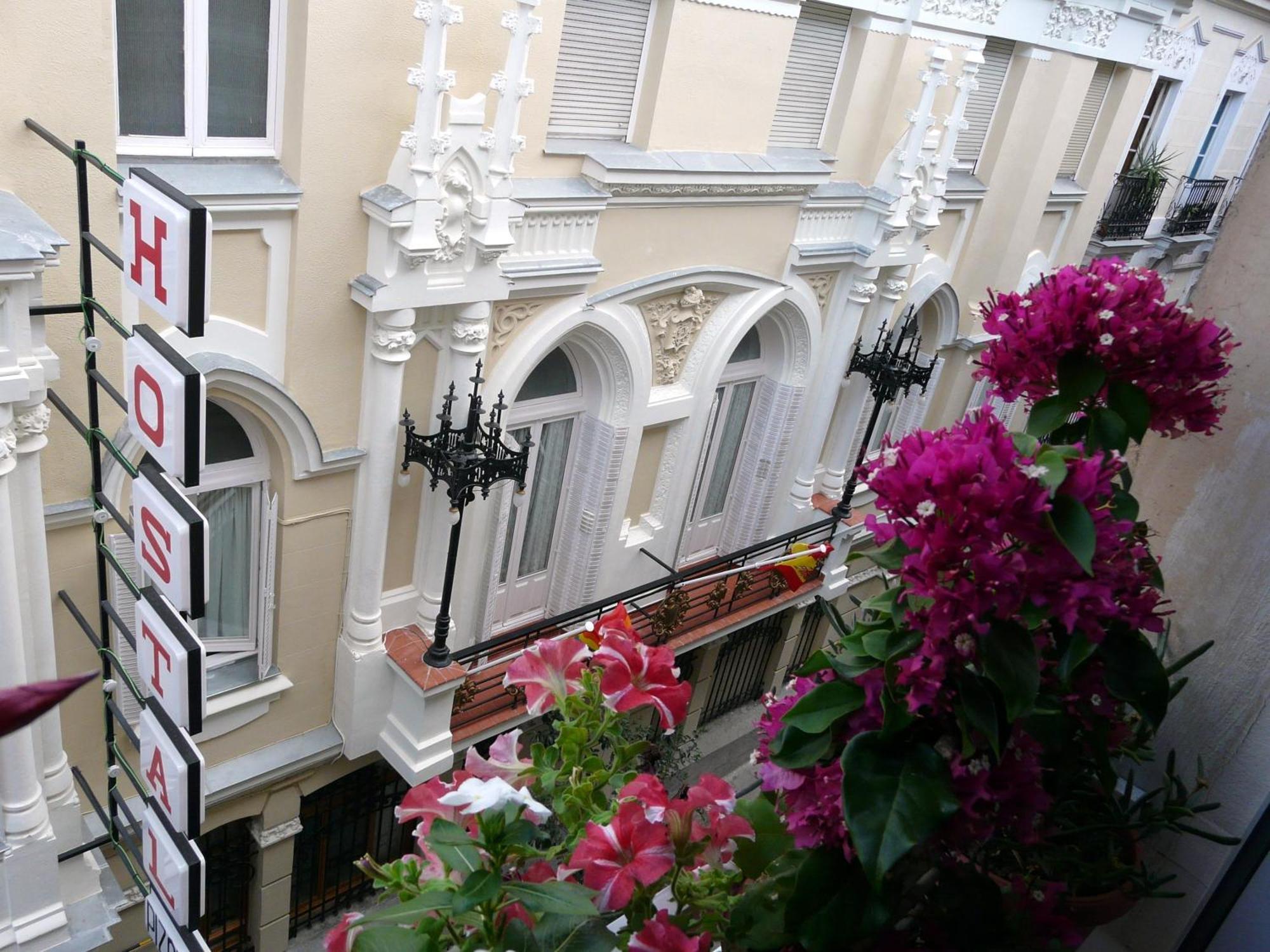 โอสตัล ปิซาร์โร Hotel มาดริด ภายนอก รูปภาพ